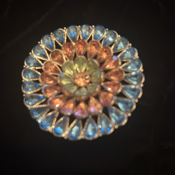 VTG Floral Crystal Brooch in Pastel Pink, Blue & Green - Picture 4 of 12